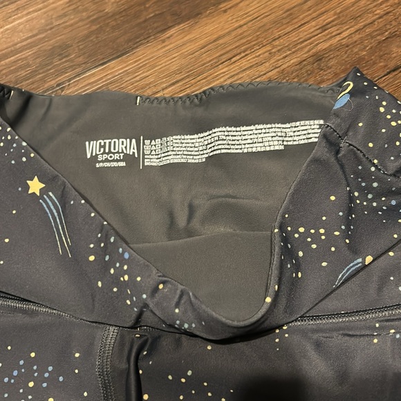 Victoria Sport Space Leggings Size Small - Picture 2 of 4